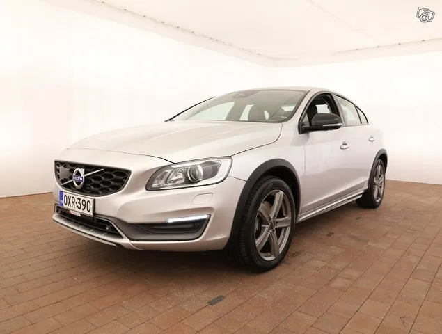 Volvo S60 D4 AWD Summum aut - VOC, Blis, Vetokoukku, Webasto Image 4