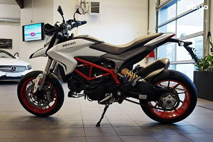 Ducati Hypermotard Image 3